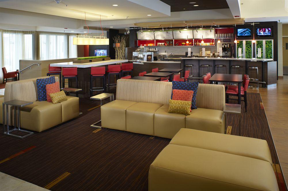 Courtyard Chicago Oakbrook Terrace Hotel Екстериор снимка