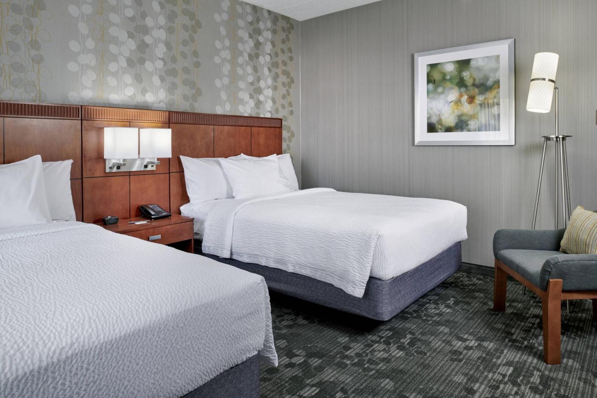 Courtyard Chicago Oakbrook Terrace Hotel Екстериор снимка