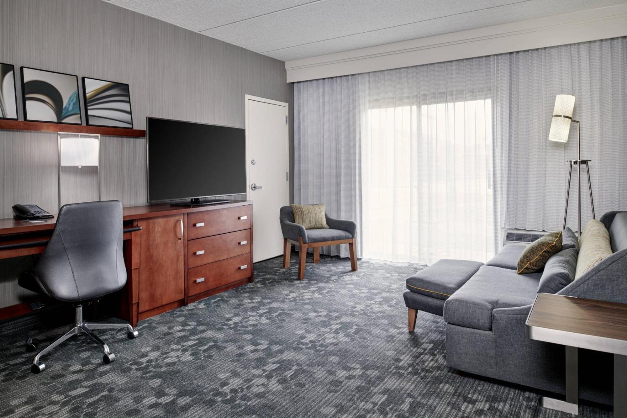 Courtyard Chicago Oakbrook Terrace Hotel Екстериор снимка