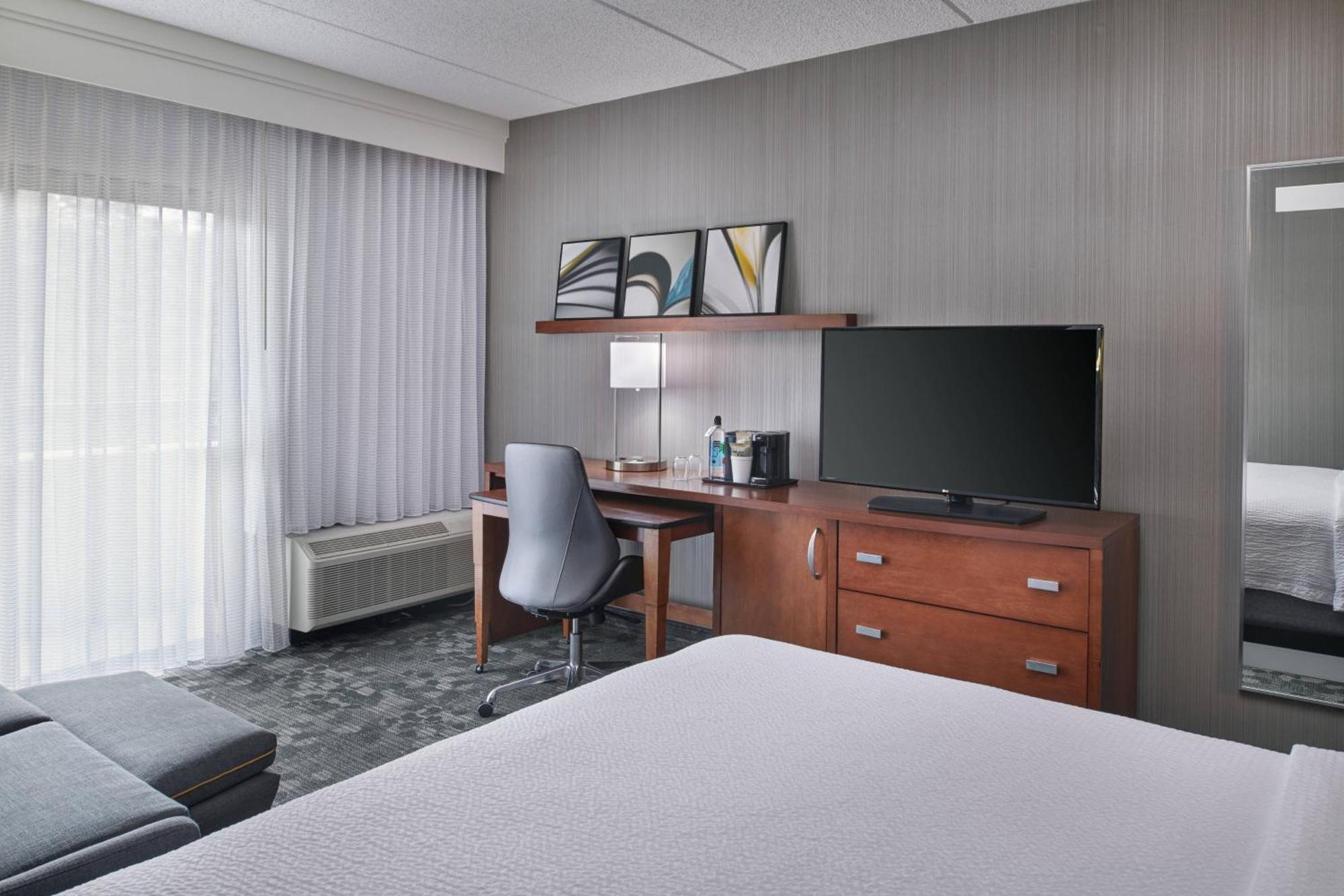 Courtyard Chicago Oakbrook Terrace Hotel Екстериор снимка