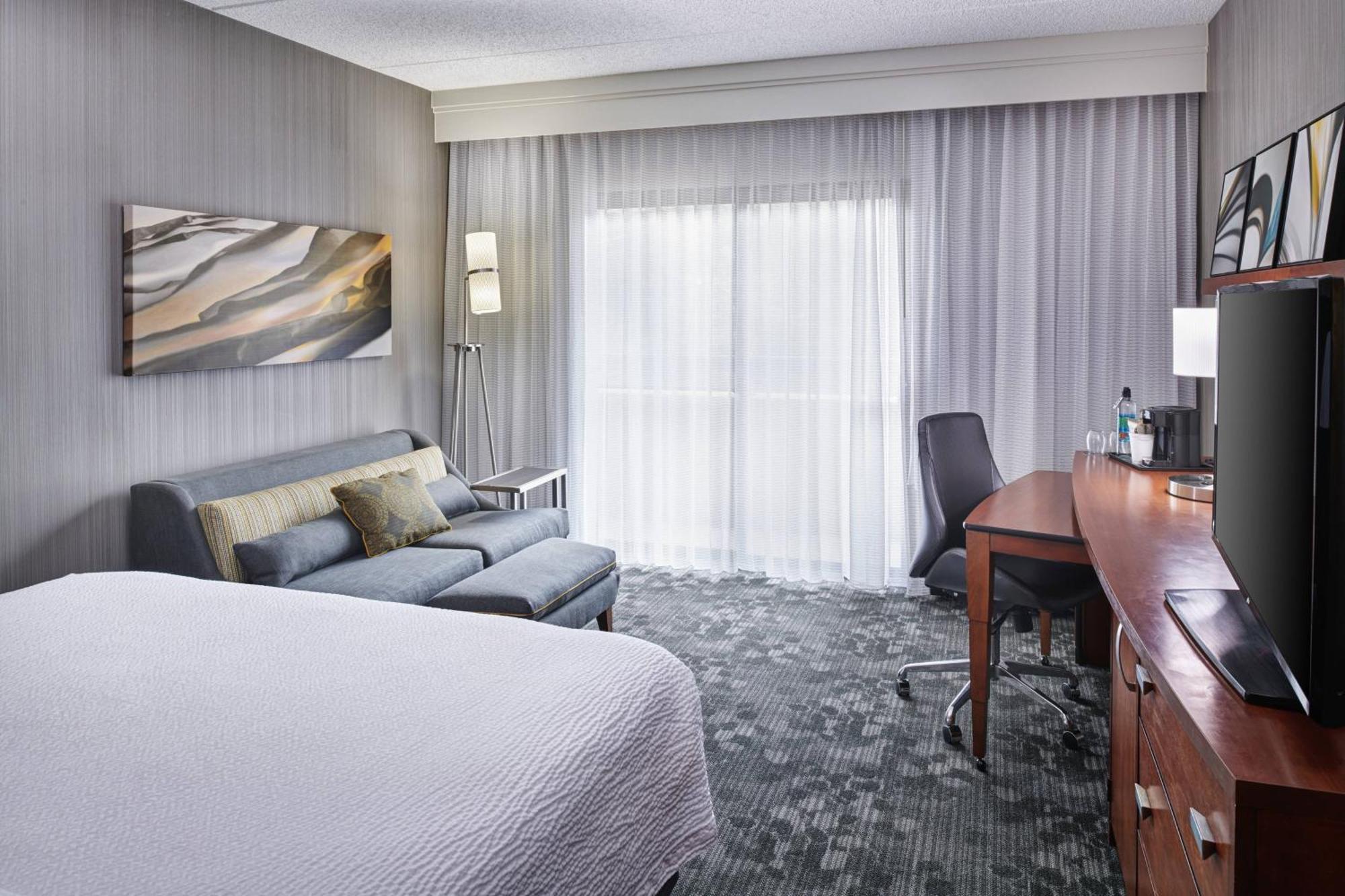 Courtyard Chicago Oakbrook Terrace Hotel Екстериор снимка