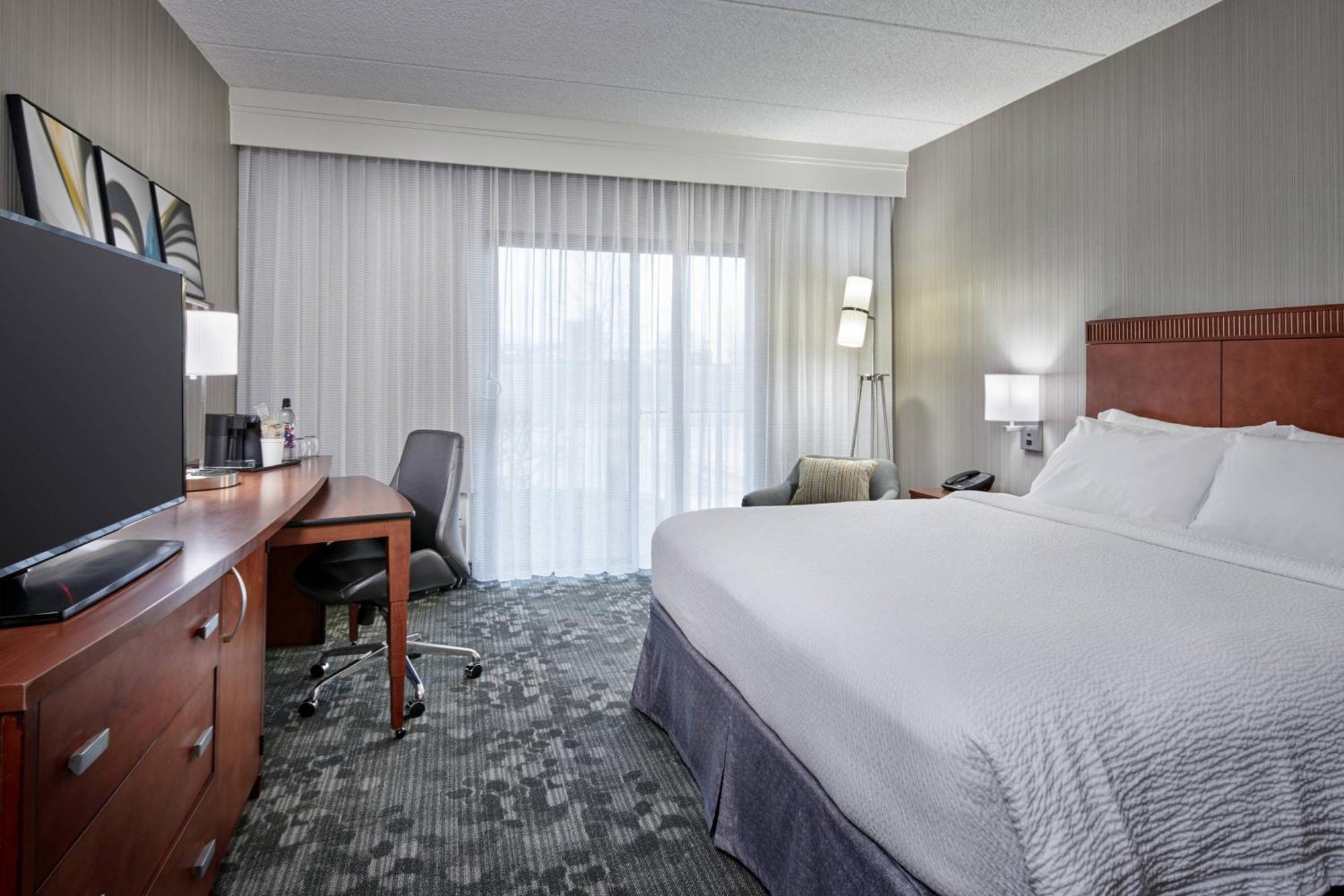 Courtyard Chicago Oakbrook Terrace Hotel Екстериор снимка