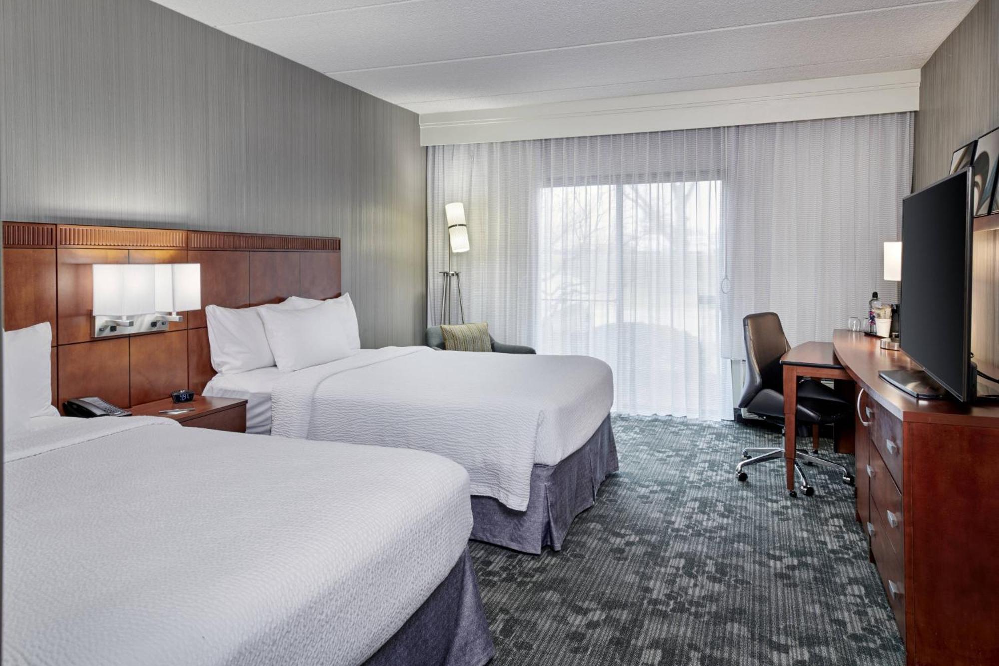 Courtyard Chicago Oakbrook Terrace Hotel Екстериор снимка