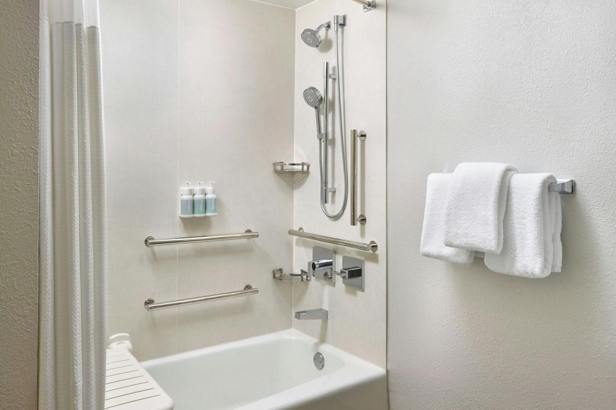 Courtyard Chicago Oakbrook Terrace Hotel Екстериор снимка