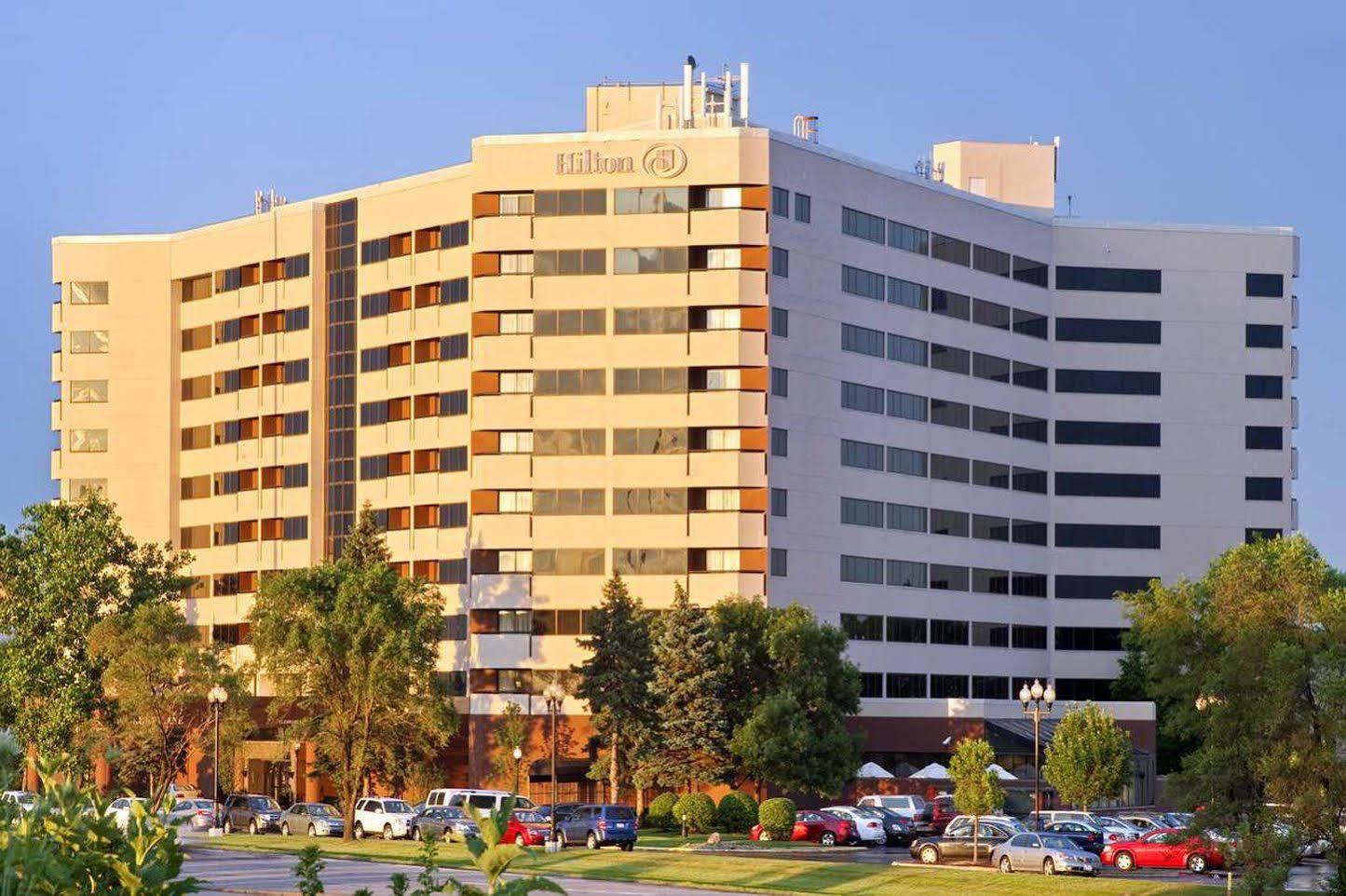 Courtyard Chicago Oakbrook Terrace Hotel Екстериор снимка