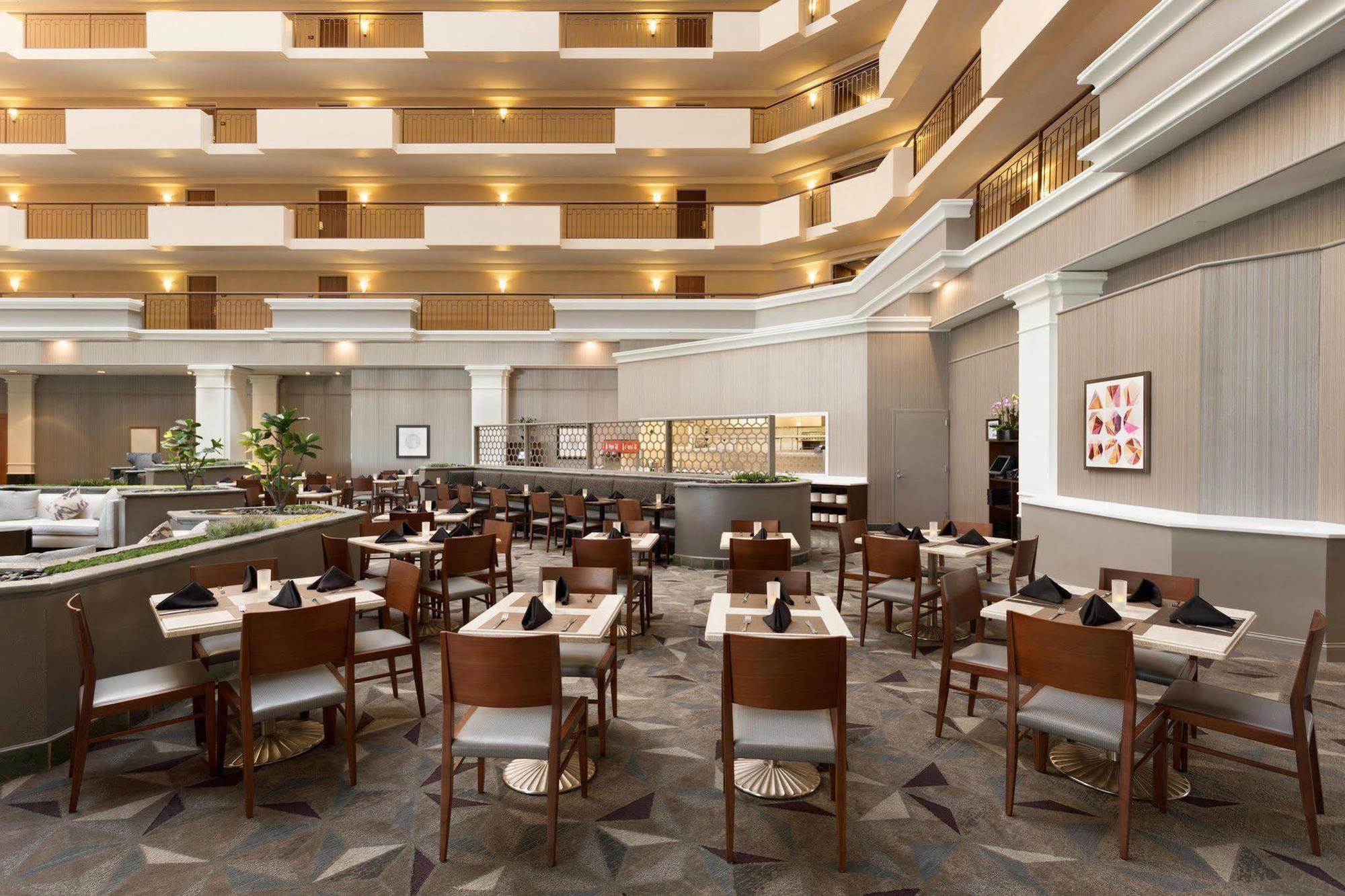 Courtyard Chicago Oakbrook Terrace Hotel Екстериор снимка