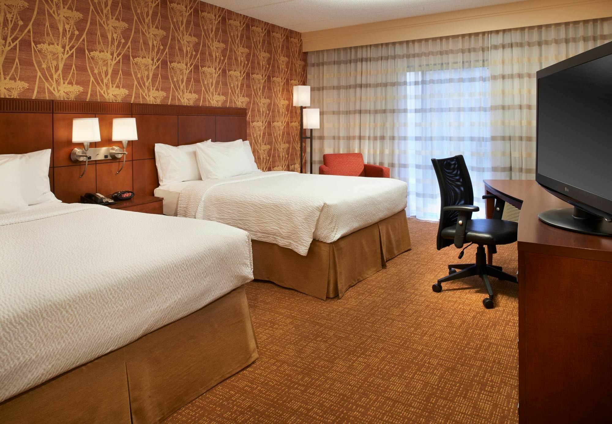 Courtyard Chicago Oakbrook Terrace Hotel Екстериор снимка